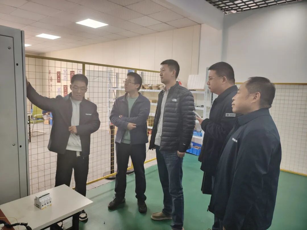 國(guó)網(wǎng)河南電科院技術(shù)專家蒞臨泰普科技開(kāi)展技術(shù)交流_426643de825c2ada0ec80e92c3cbeea8.jpg